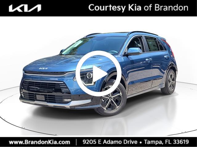 2025 Kia Niro SX photo 2