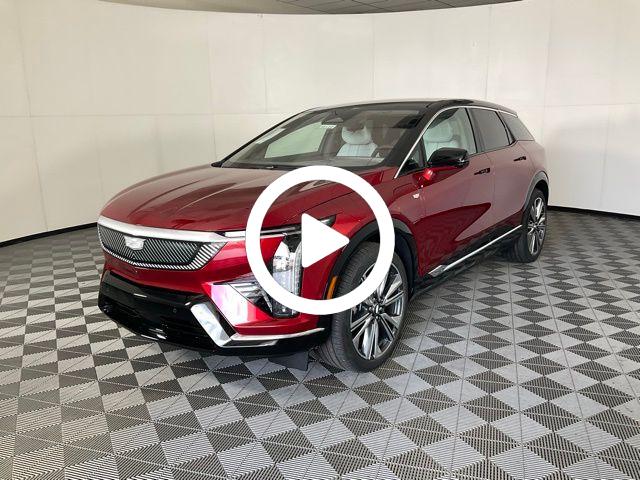 2025 Cadillac Optiq Luxury photo 2