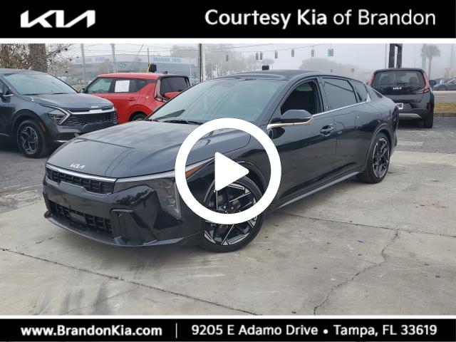 2025 Kia K4 GT-Line photo 2