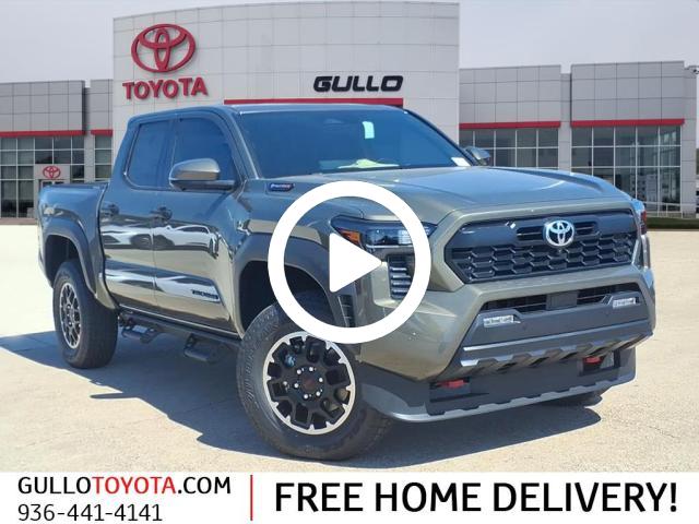 2025 Toyota Tacoma TRD Off-Road Double Cab photo 2