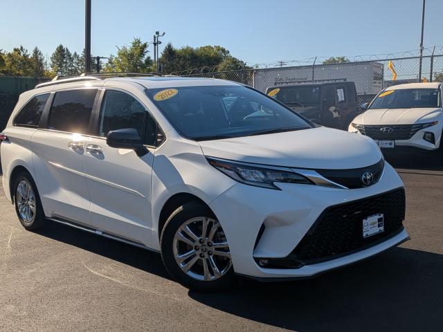 2022 Toyota Sienna XSE photo 39