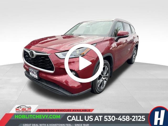 2022 Toyota Highlander XLE photo 2
