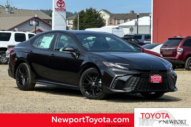 2025 Toyota Camry SE photo 13