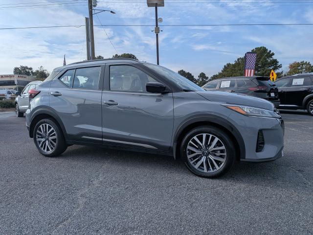 2023 Nissan Kicks SR photo 5