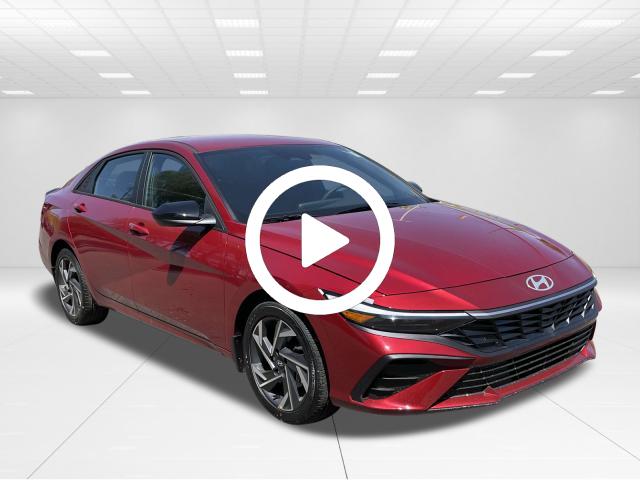 2025 Hyundai Elantra SEL Sport photo 2