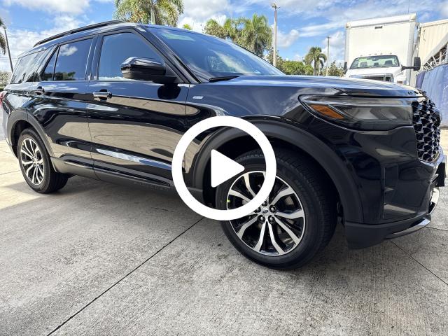 2025 Ford Explorer ST-Line photo 2