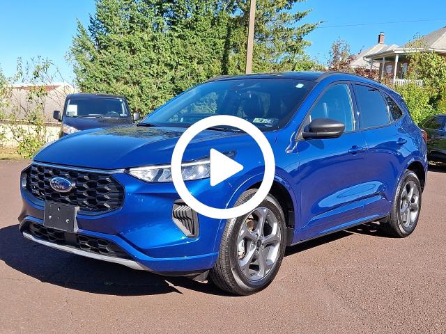 2023 Ford Escape ST-Line photo 2