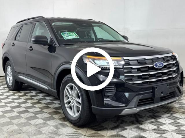 2025 Ford Explorer photo 2