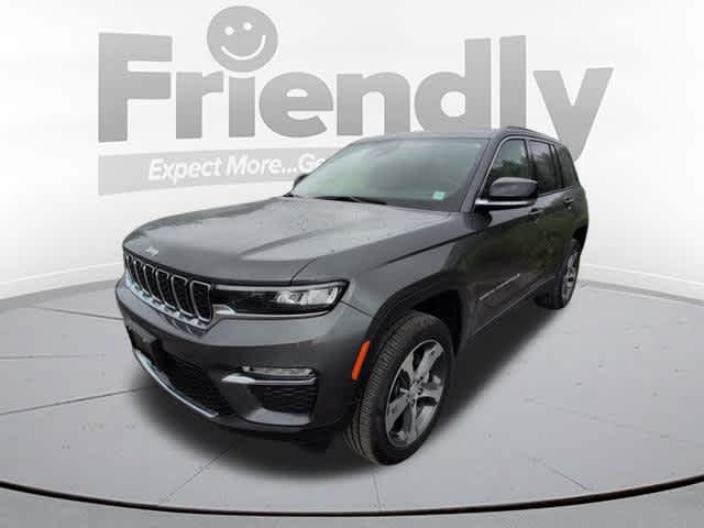 2024 Jeep Grand Cherokee Limited photo 2