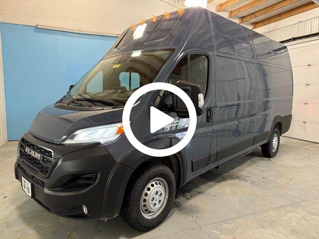 2024 Ram 3500 Tradesman photo 2