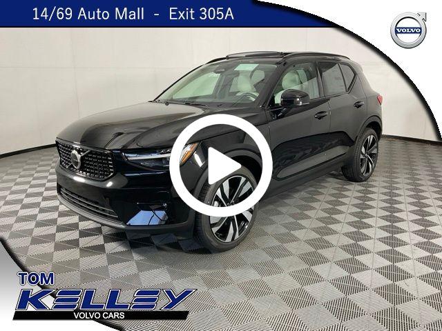 2025 Volvo XC40 Plus photo 2