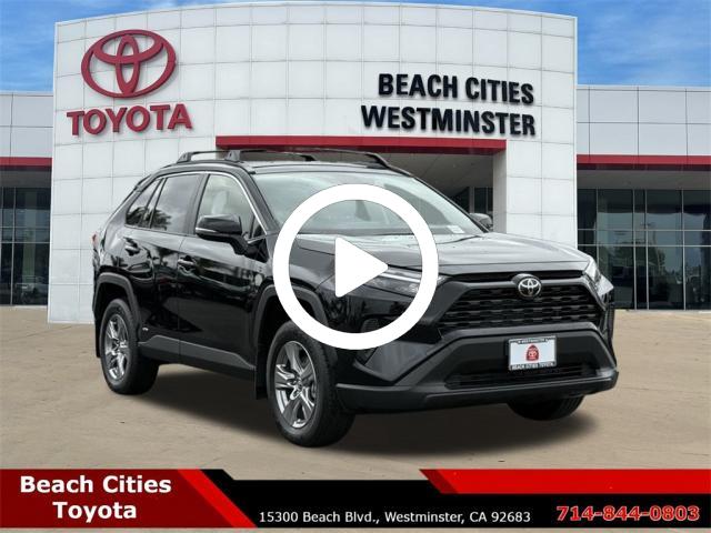 2025 Toyota RAV4 Hybrid LE photo 2