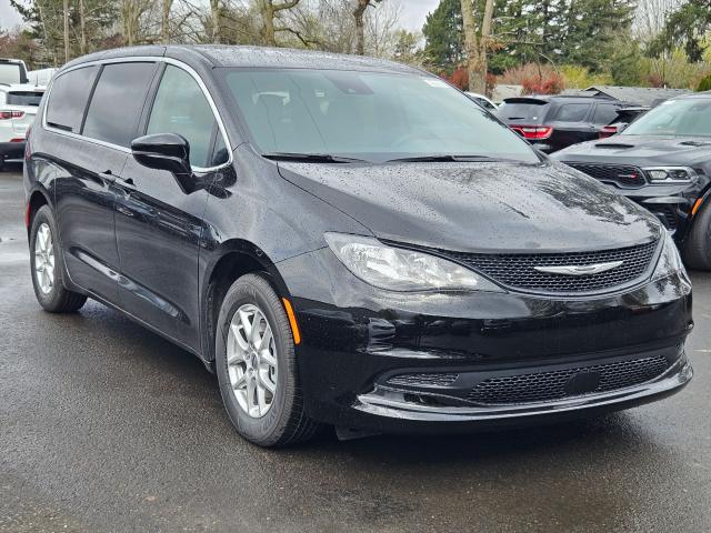 2025 Chrysler Voyager LX photo 13