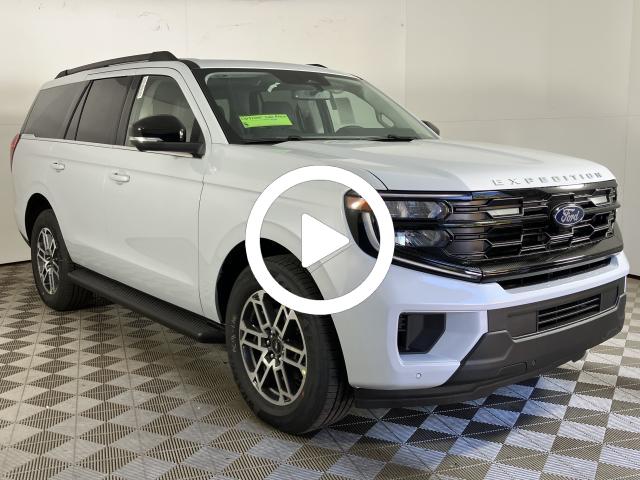 2025 Ford Expedition photo 2