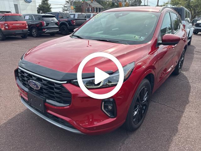 2023 Ford Escape ST-Line Elite photo 2