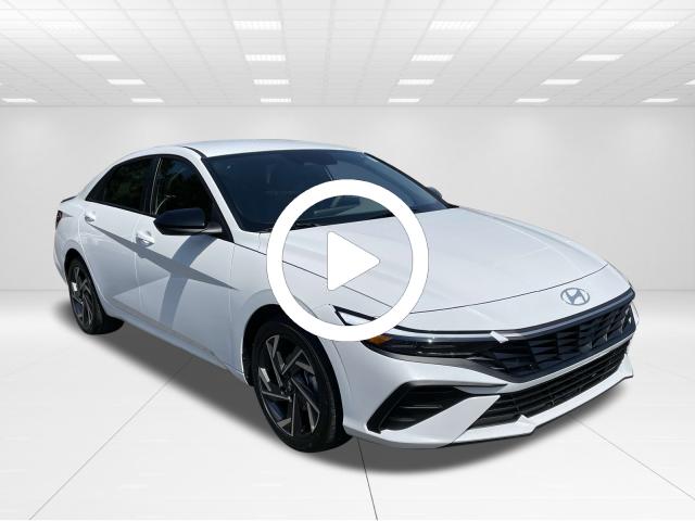 2025 Hyundai Elantra SEL Sport photo 2