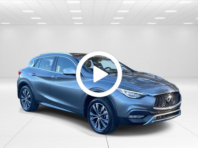 2018 Infiniti QX30 Essential photo 2