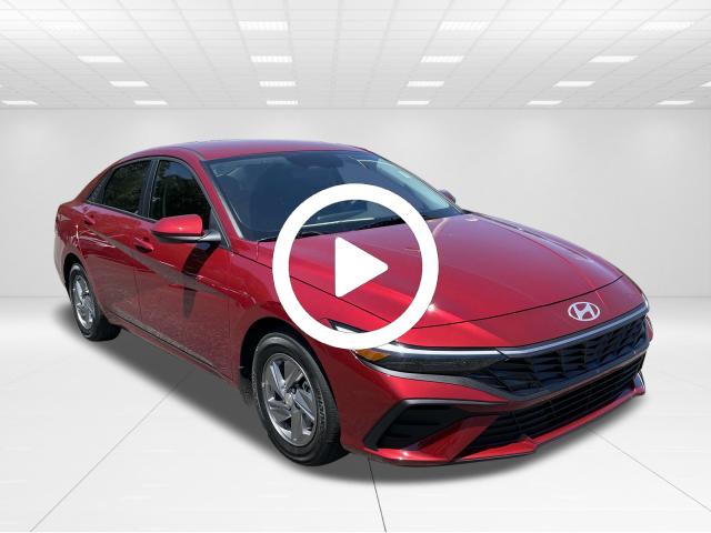 2025 Hyundai Elantra SE photo 2