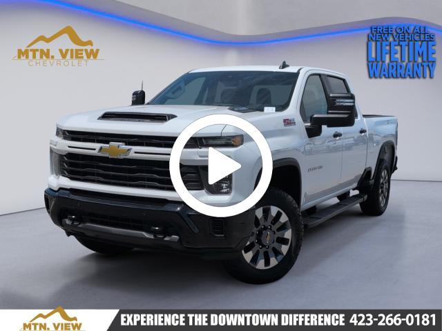 2025 Chevrolet Silverado 2500HD Custom photo 2