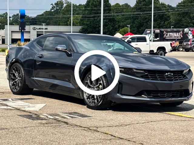 2021 Chevrolet Camaro LT1 photo 2